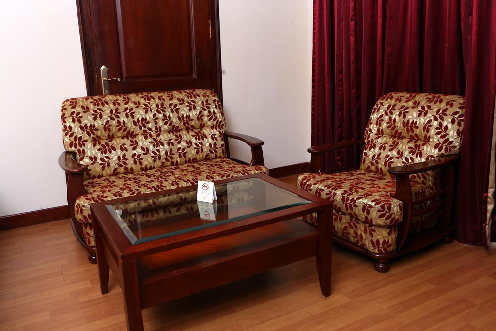 Joys Palace Hotel Thrissur Екстериор снимка