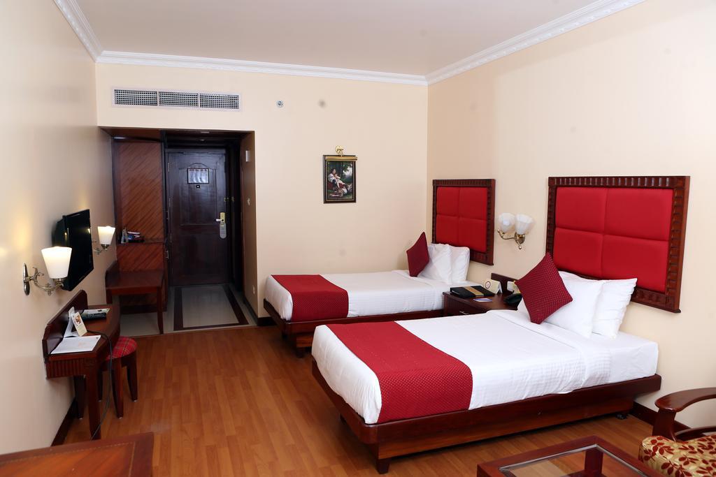 Joys Palace Hotel Thrissur Екстериор снимка