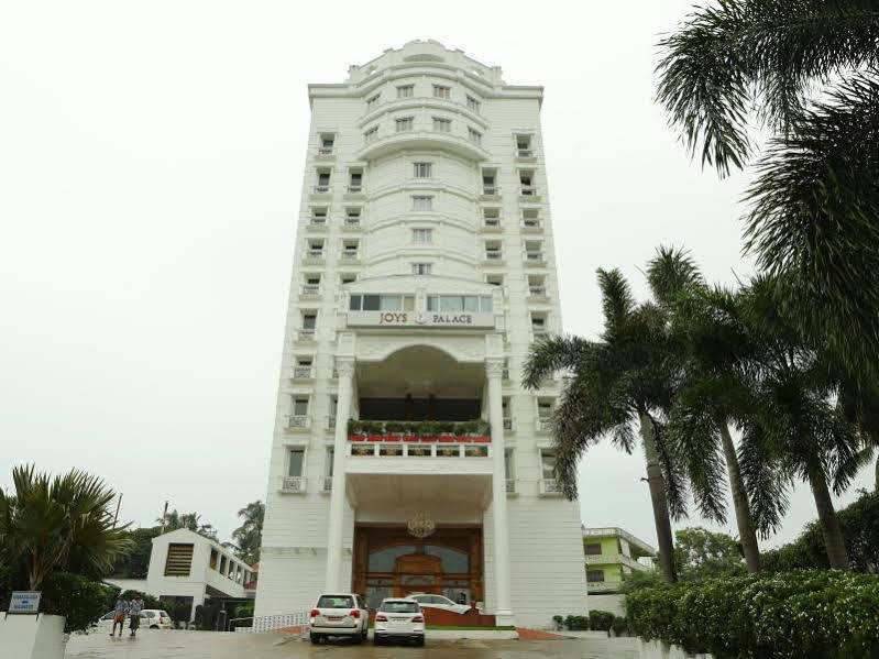 Joys Palace Hotel Thrissur Екстериор снимка