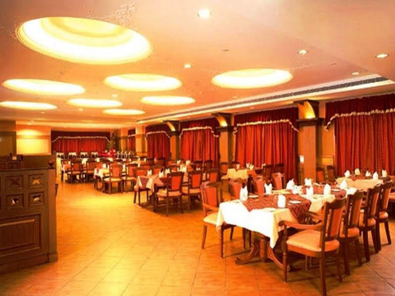 Joys Palace Hotel Thrissur Екстериор снимка
