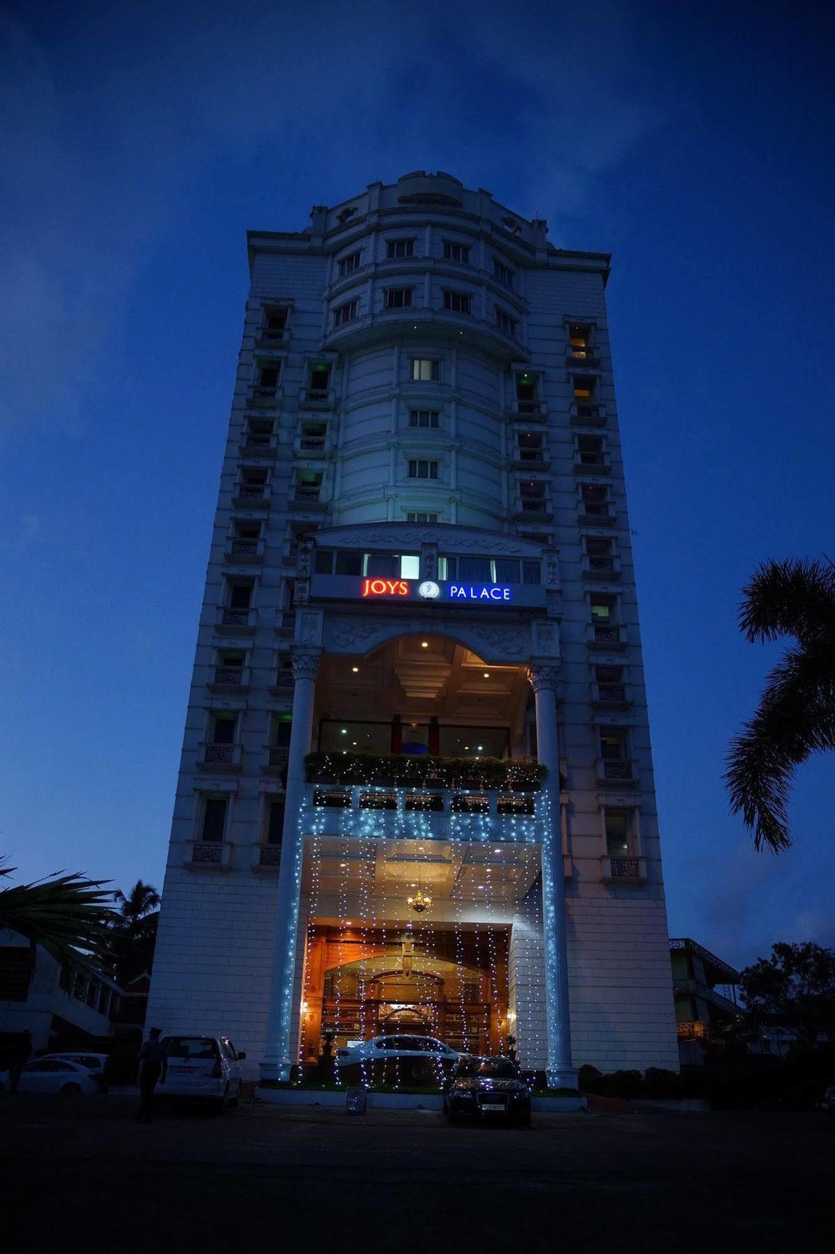 Joys Palace Hotel Thrissur Екстериор снимка