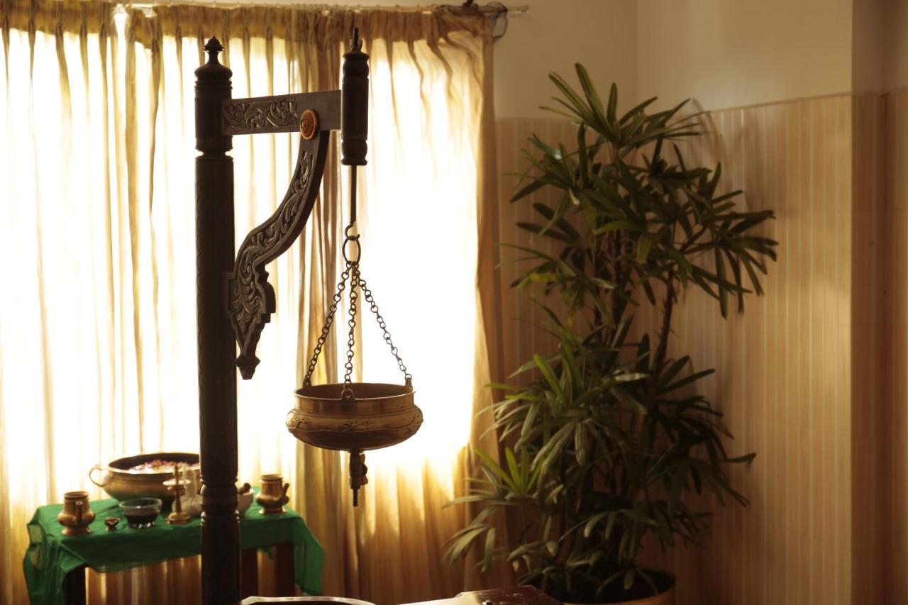 Joys Palace Hotel Thrissur Екстериор снимка